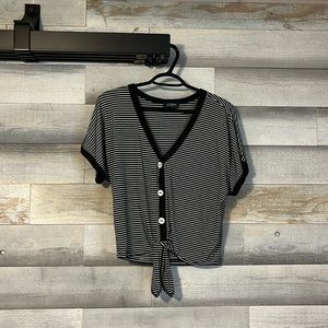 Eclipse Black Tie Crop